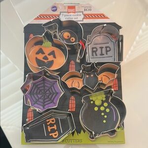 Wilton Halloween Cookie Cutter Set -  NEW NEVER OPENED